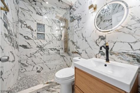20 Ella Street Bloomingdale NJ 07403