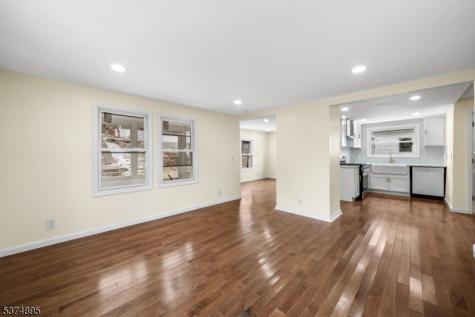 20 Ella Street Bloomingdale NJ 07403