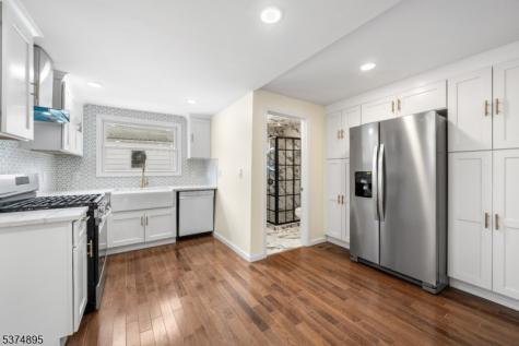 20 Ella Street Bloomingdale NJ 07403