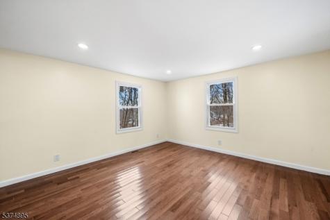 20 Ella Street Bloomingdale NJ 07403