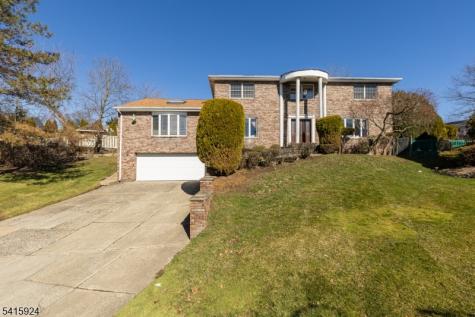 23 Carr Place Totowa NJ 07512