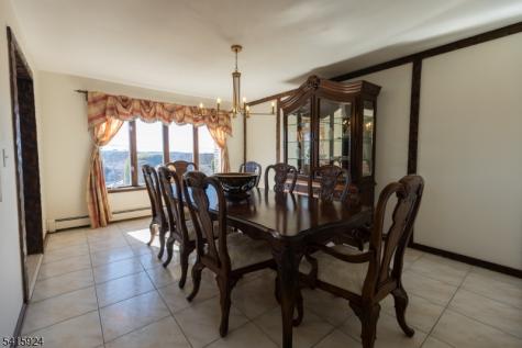 23 Carr Place Totowa NJ 07512