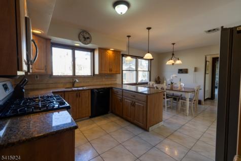 23 Carr Place Totowa NJ 07512