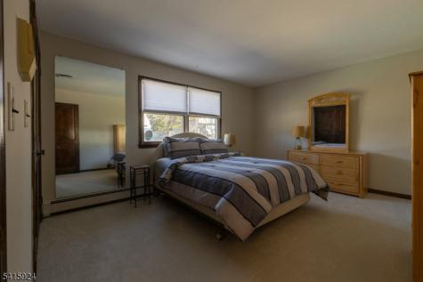 23 Carr Place Totowa NJ 07512