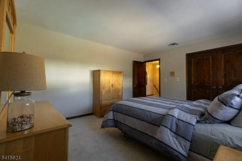 23 Carr Place Totowa NJ 07512