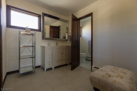 23 Carr Place Totowa NJ 07512