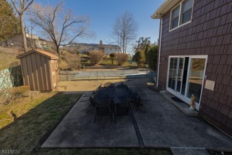 23 Carr Place Totowa NJ 07512