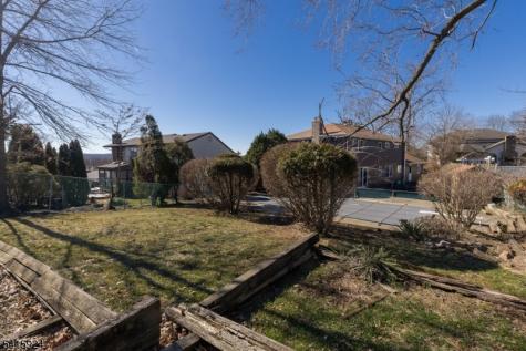 23 Carr Place Totowa NJ 07512