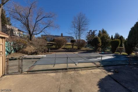 23 Carr Place Totowa NJ 07512