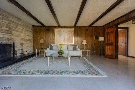 23 Carr Place Totowa NJ 07512