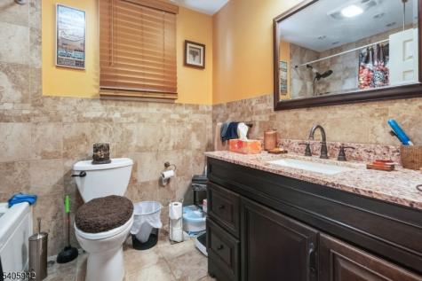 414 Martin Street Roselle NJ 07203
