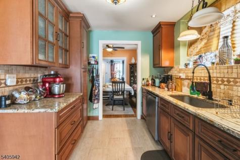 414 Martin Street Roselle NJ 07203