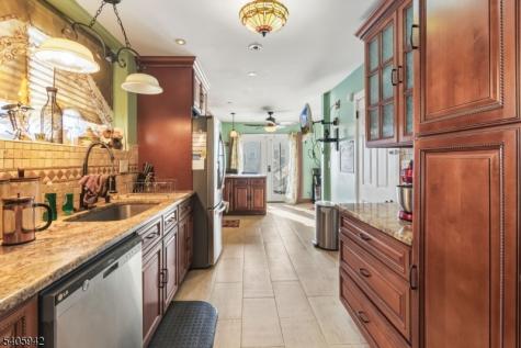 414 Martin Street Roselle NJ 07203