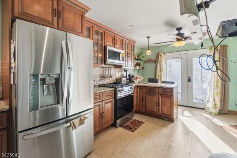 414 Martin Street Roselle NJ 07203