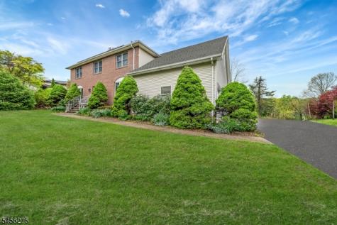 11 Ledgerock Court Parsippany-troy Hills NJ 07950