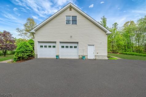 11 Ledgerock Court Parsippany-troy Hills NJ 07950