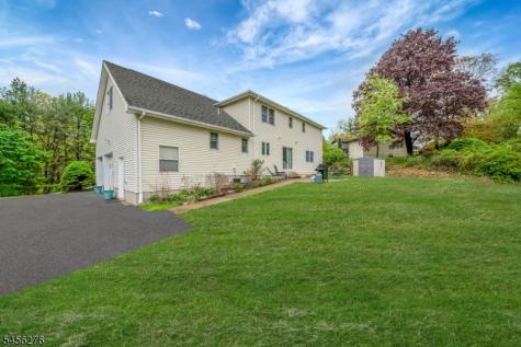 11 Ledgerock Court Parsippany-troy Hills NJ 07950