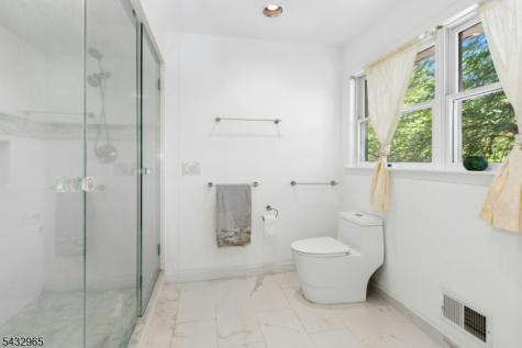 60 Evergreen Lane Watchung NJ 07069