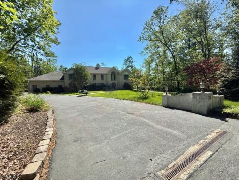60 Evergreen Lane Watchung NJ 07069