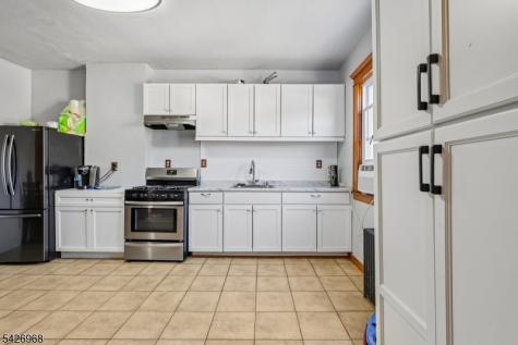 390 Delano Place Fairview NJ 07022