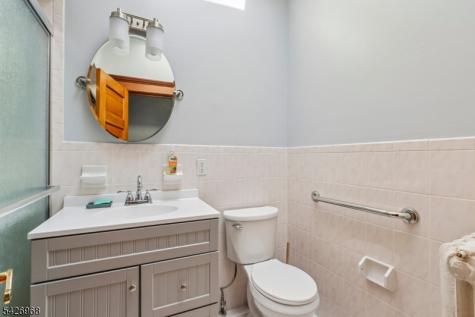 390 Delano Place Fairview NJ 07022