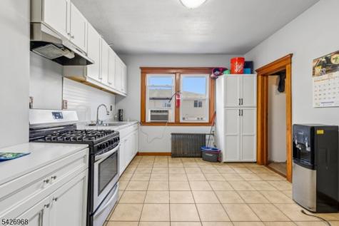390 Delano Place Fairview NJ 07022