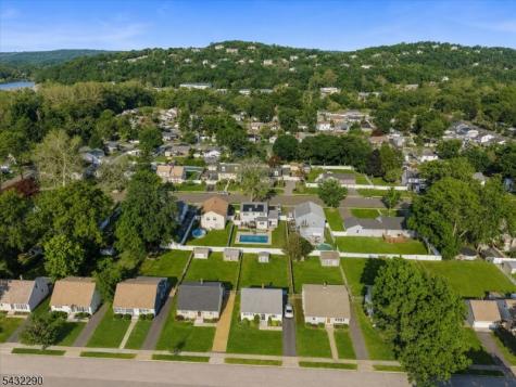 29 Central Avenue Pompton Lakes NJ 07442