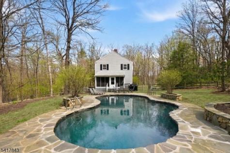 3 Dogwood Lane Tewksbury NJ 07830