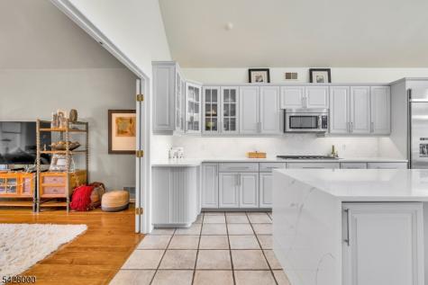 17 Elmwood Drive Warren NJ 07059