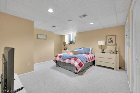 17 Elmwood Drive Warren NJ 07059