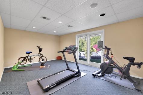 17 Elmwood Drive Warren NJ 07059