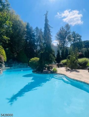 17 Elmwood Drive Warren NJ 07059