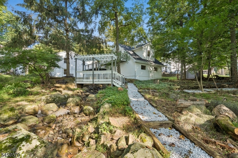 193 Monroe Trail Hopatcong NJ 07843