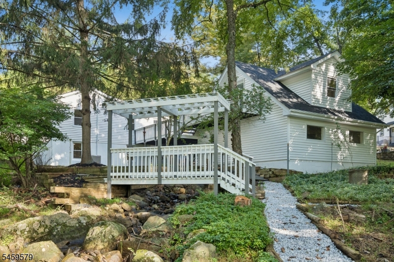 193 Monroe Trail Hopatcong NJ 07843