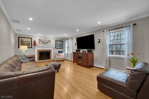 51 Winay Terrace Washington NJ 07853