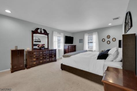 51 Winay Terrace Washington NJ 07853