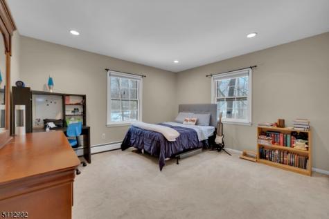 51 Winay Terrace Washington NJ 07853