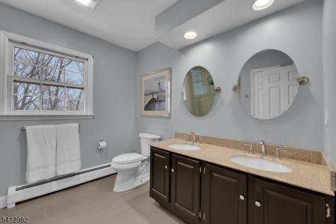 51 Winay Terrace Washington NJ 07853