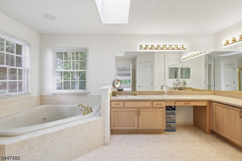 8 Pring Court West Orange NJ 07052