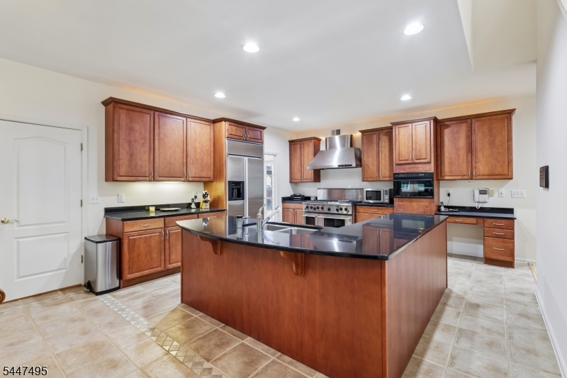 8 Pring Court West Orange NJ 07052