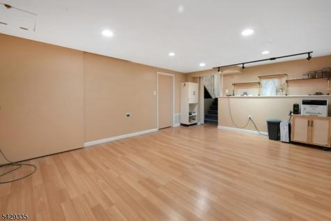 15 Maxine Drive Morris NJ 07960