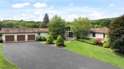 90 Phillips Road Frankford NJ 07826