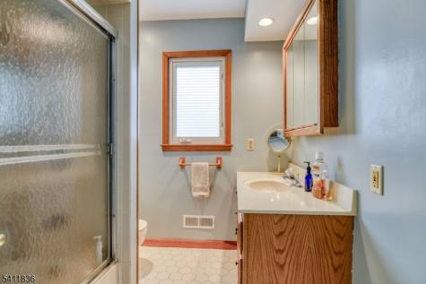 499 Old Stage Road Spotswood NJ 08884
