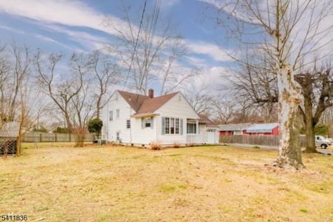 499 Old Stage Road Spotswood NJ 08884