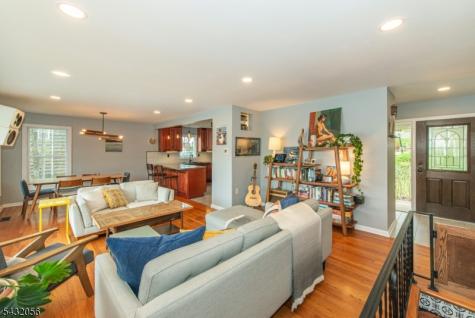 17 Reeve Avenue Stanhope NJ 07874
