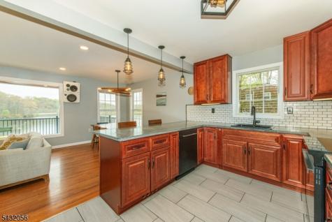 17 Reeve Avenue Stanhope NJ 07874