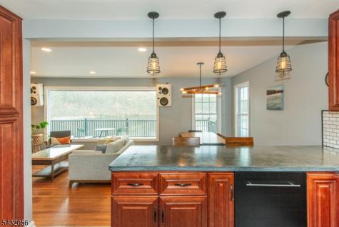 17 Reeve Avenue Stanhope NJ 07874