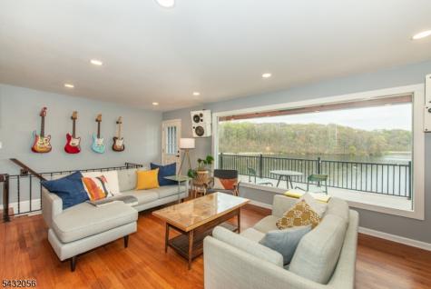 17 Reeve Avenue Stanhope NJ 07874