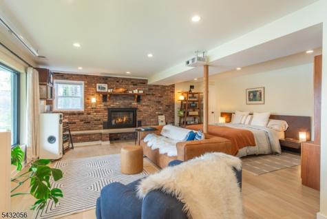 17 Reeve Avenue Stanhope NJ 07874