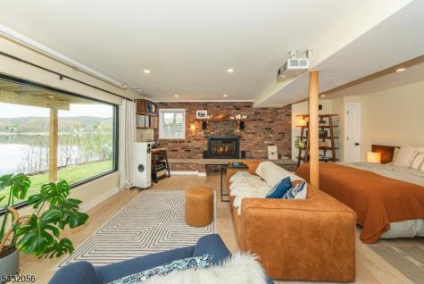 17 Reeve Avenue Stanhope NJ 07874
